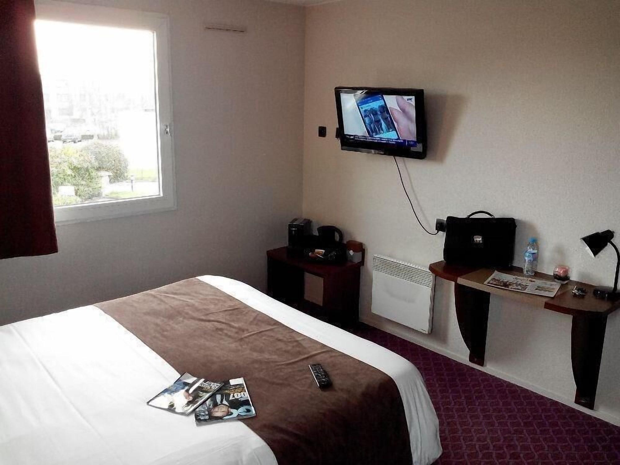 Brit Hotel Rennes Le Castel Esterno foto