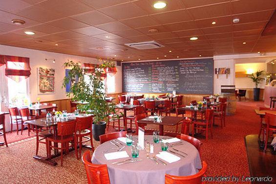Brit Hotel Rennes Le Castel Ristorante foto