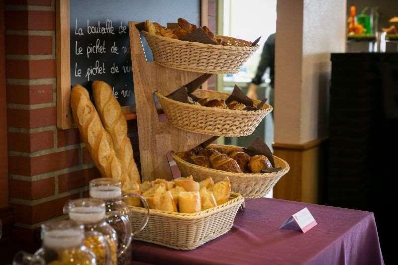 Brit Hotel Rennes Le Castel Ristorante foto
