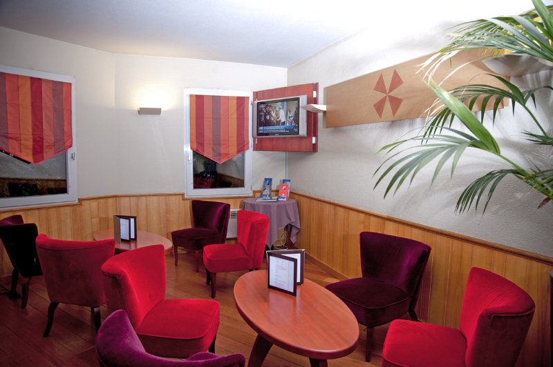Brit Hotel Rennes Le Castel Esterno foto