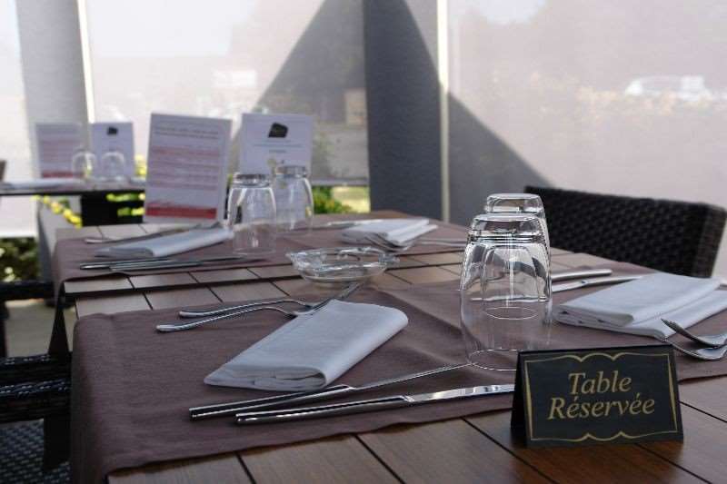 Brit Hotel Rennes Le Castel Ristorante foto